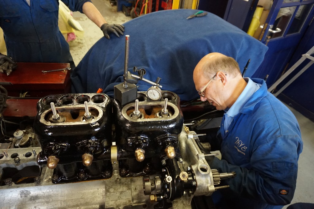 Setting the valve timing